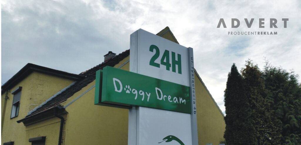 Pylon z semaforem Doggy DREAM - rEKLAMA aDVERT oPOLE
