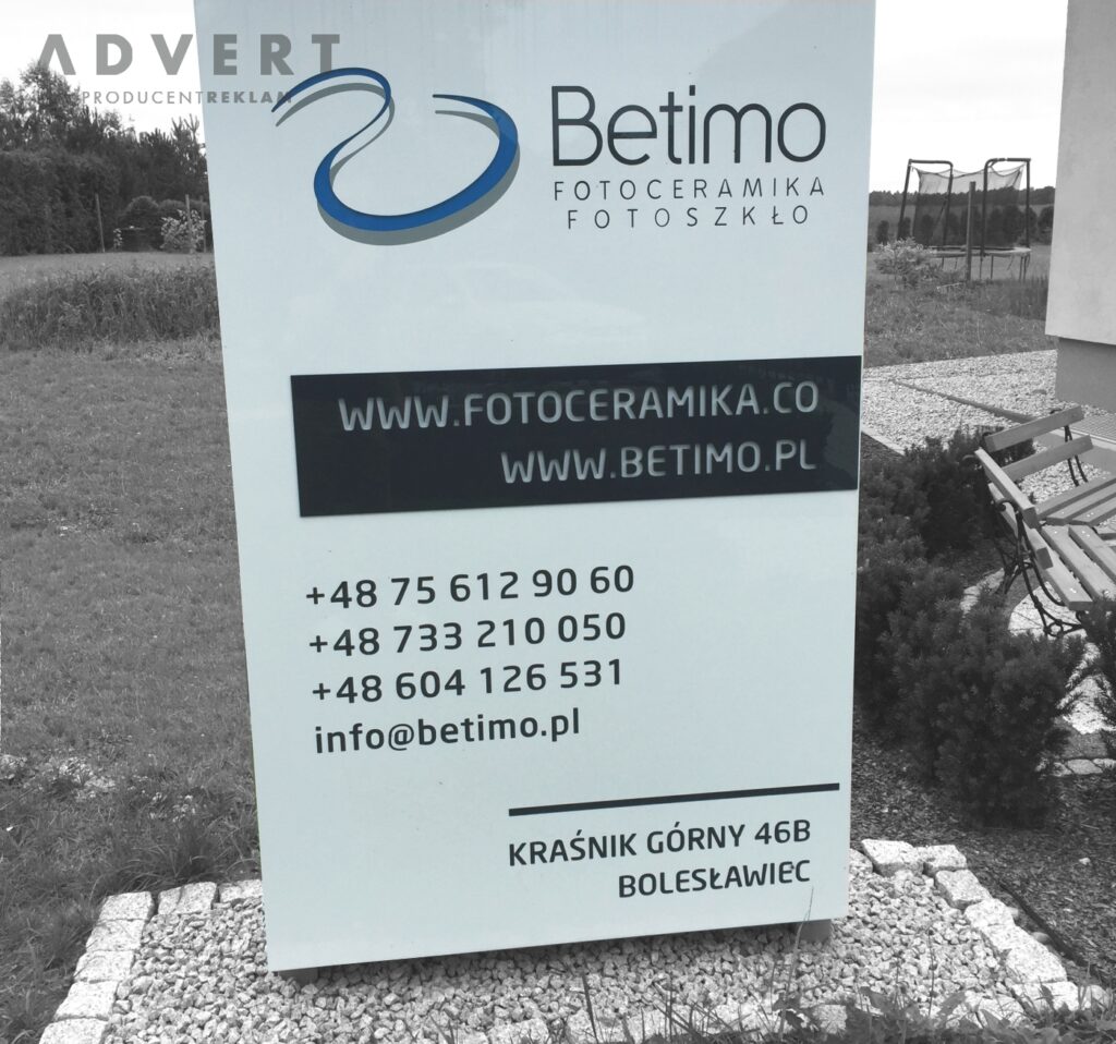 pylon informacyjn0 - wizerunkowy Betimo - Advert producent pylonow